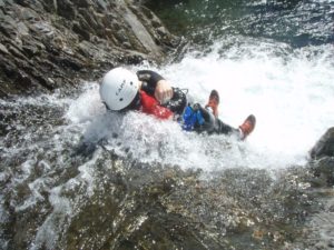 Le canyoning à Perpignan, profitez de vos vacances à Canet-en-Roussillon, Argelès, Leucate ou Le Barcarès pour découvrir les canyons des Pyrénées-Orientales et de l'Aude avec un guide.