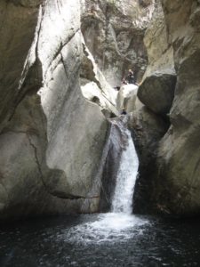 Votre guide de canyon vous emmène à la découverte des plus beaux canyons des Pyrénées-Orientales.
Découvrez les activités 100% nature de la salle d'escalade 100% grimpe de Perpignan.