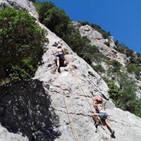 séance initiation escalade en falaise à Tautavel.